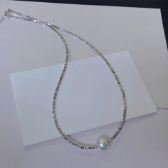 Nevenka Silver crushed silver glare freshwater pearl necklace pendant bracelet