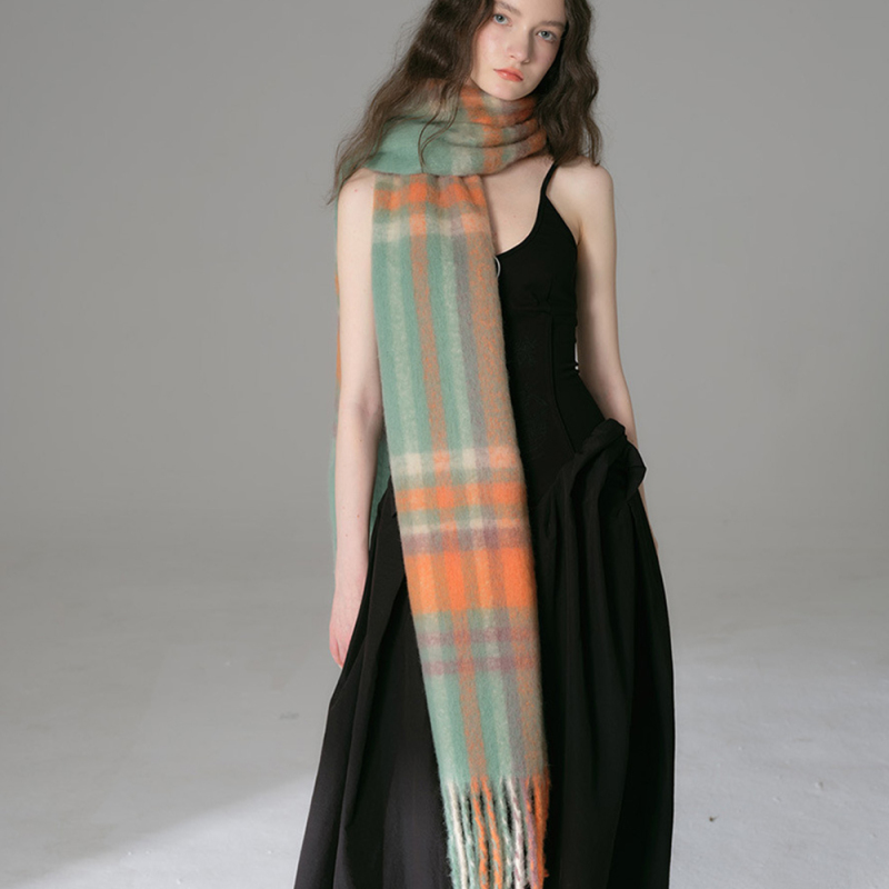 Wool blend plaid fringed scarf for women in autumn and winter, soft and atmospheric shawl neck