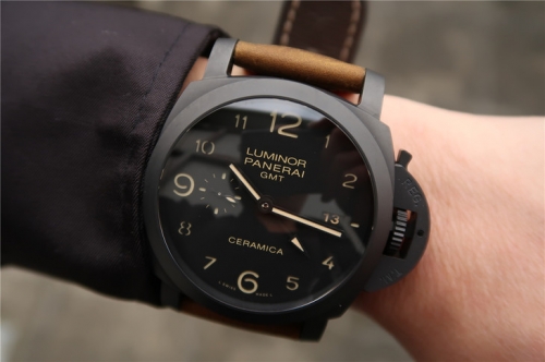 Panerai Luminor GMT 1950 3 Days PAM441 Noob Factory VS V2 1:1 Best Edition, GMT, 44MM, Black Ceramic, Black Dial, Brown Leather Strap, SWISS Panerai P