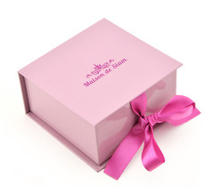 High Quality Wrapping Gift Box With Ribbon