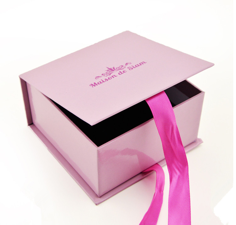 High Quality Wrapping Gift Box With Ribbon