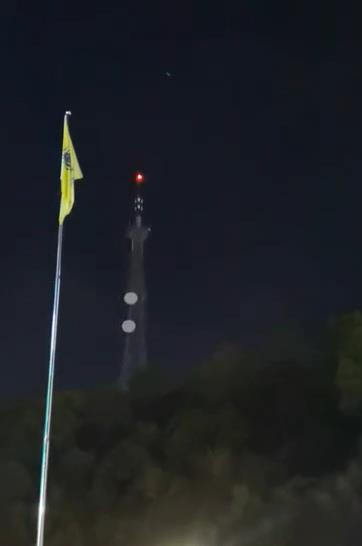 杭州140米高铁塔太阳能中光强航空信标灯