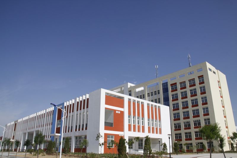 The Project of Medium Intensity Type B Obstacle Lights in the Medical College of Yulin Institute of Technology