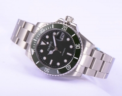 Black Dial, Green Bezel