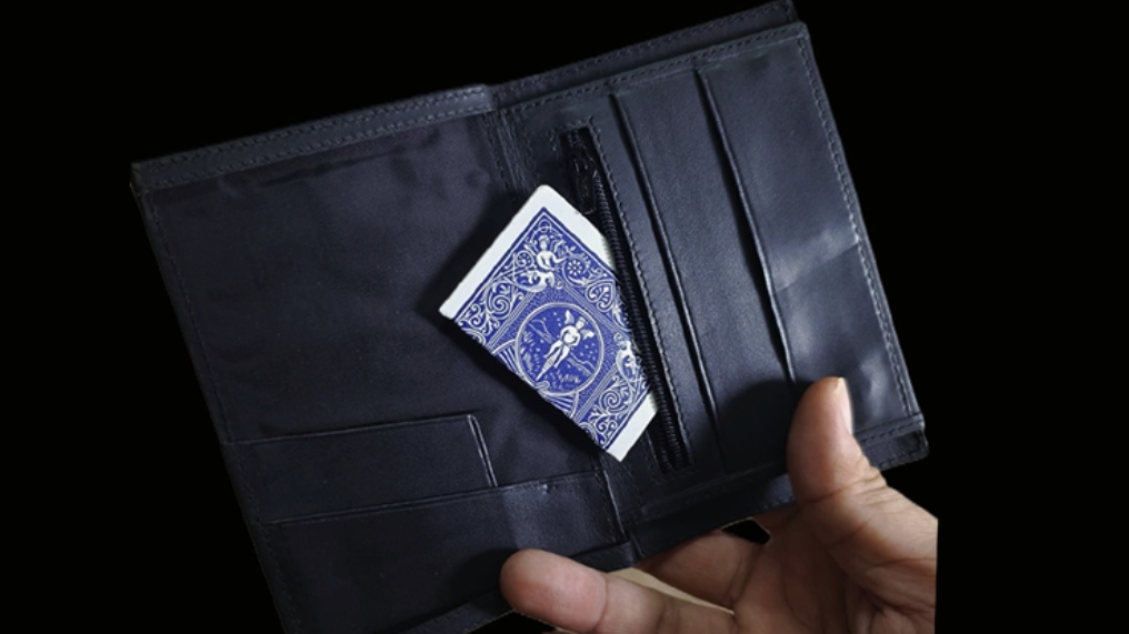 Mini Bombshell Wallet by CAHYO