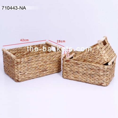 Water hyacinth storage basket with metal tube rim