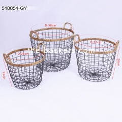 Wire basket with water hyacinth rim