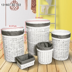 Willow hamper with liner