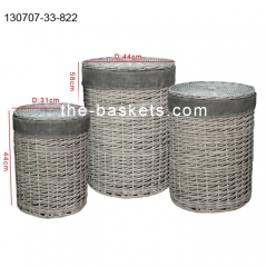 Willow hamper with liner