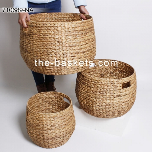 Water hyacinth basket