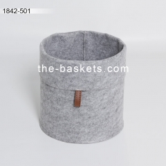 Foldable felt storage basket