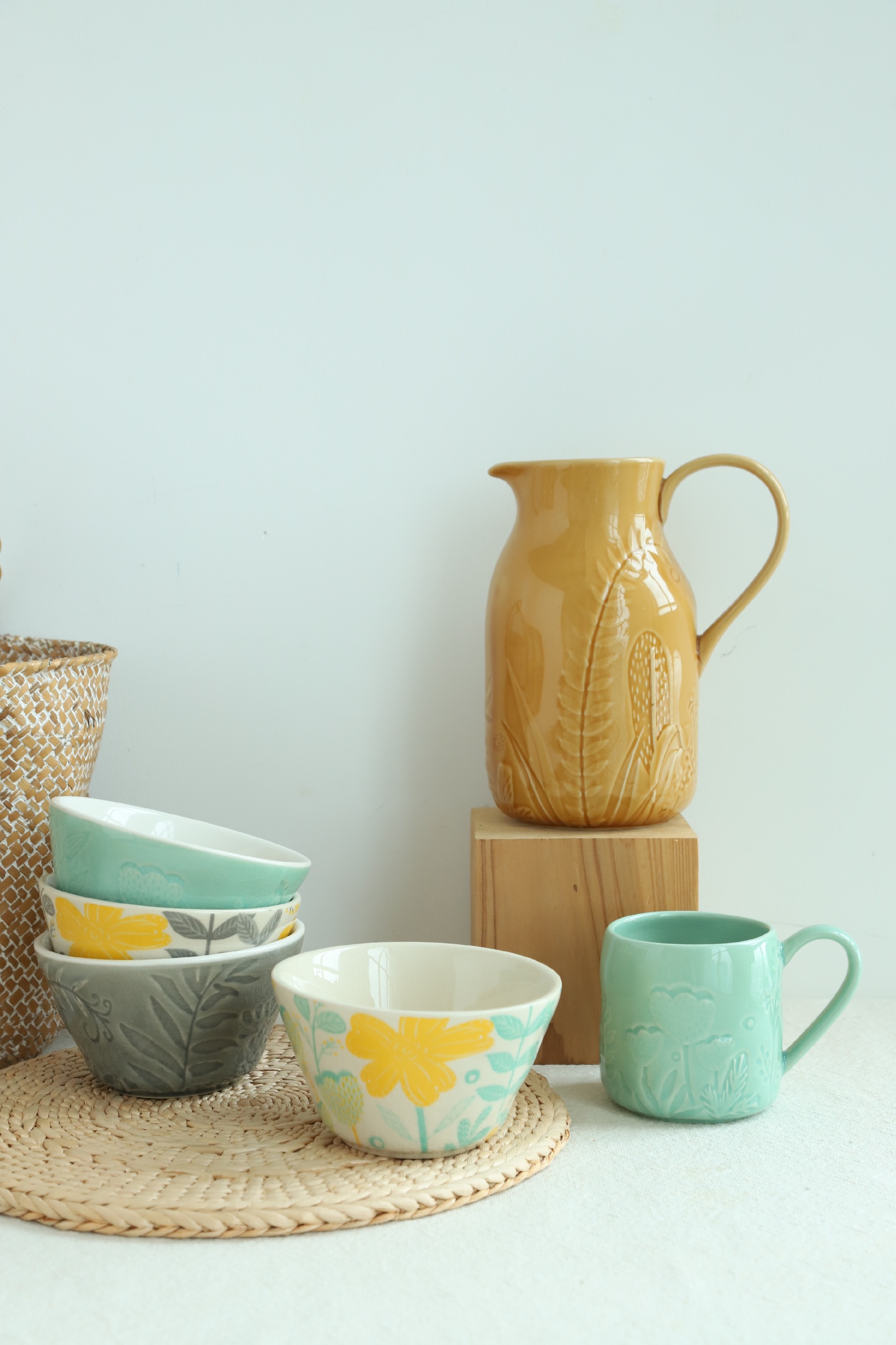 The Fresh Tone Tableware Collection by Joyye