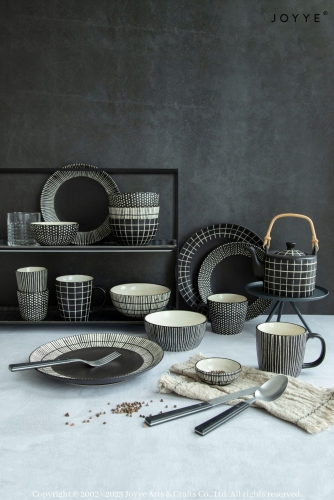 Classic Black and White Stripes Tableware