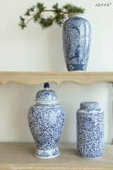 Glamorous Blue And White Ceramic Vase Collection