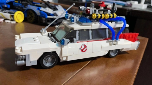 MOC Custom “ghostbusters ECTO-1”Model Car 300pcs bricks creator kids toy ship from China.