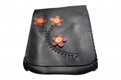 SHOULDER PATCH STYLE PURSE