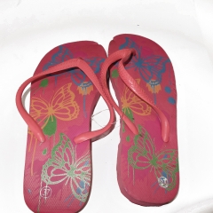 THONGS WITH BUTTERFRY PRINT