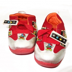 KIDS BUCKLE UP WITH CARTOON PRINTS AND FLASHING SOLE LIGHTS