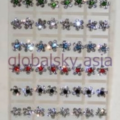 CROSS EAR RINGS