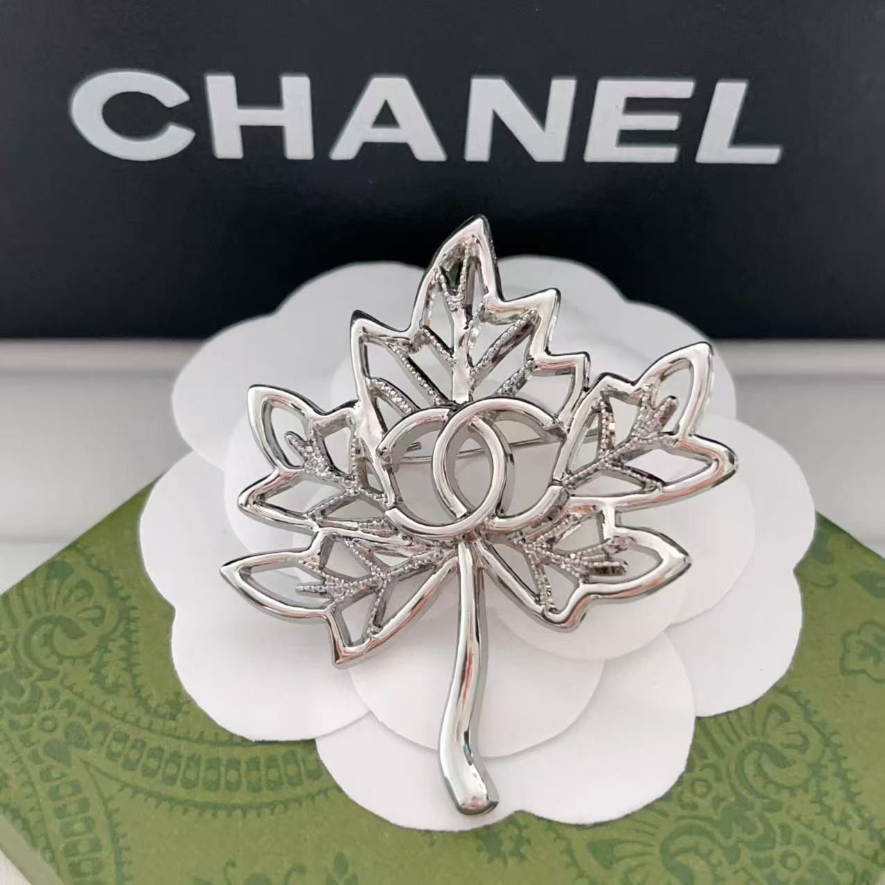 Copper Brooch Broche de cobre - XZ01E
