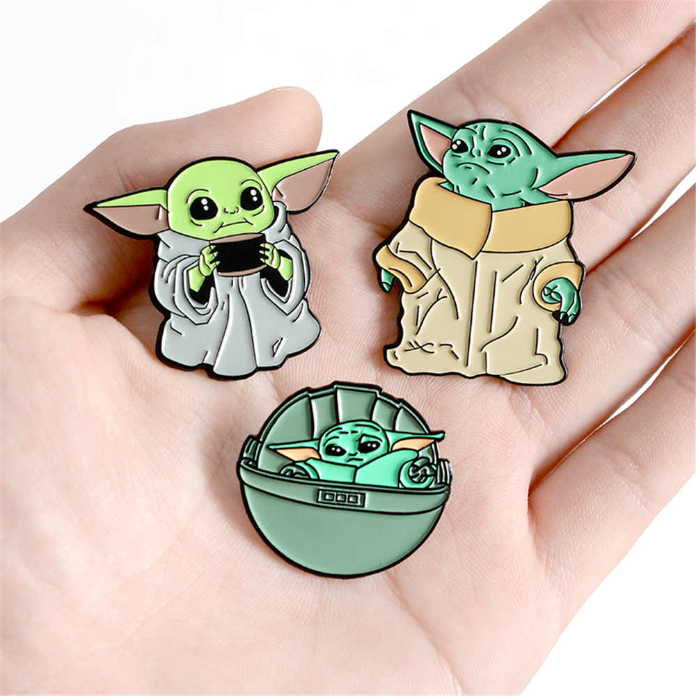 Star Wars Mandalorian Master Baby Yoda Brooch Figure Decoration Action Figure Collections Gifts Yellow-Takerlama