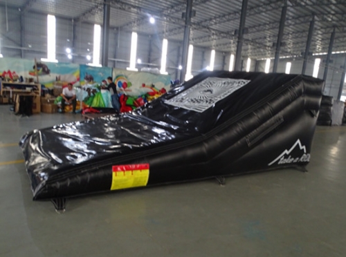 5x3x1.8m Blow up Landing Ramp