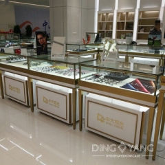 Simplicity Jewelry Counter Showcase