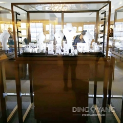 Luxurious Jewelry Shop Interior Design