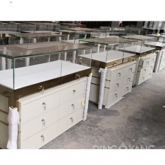 Firm Structure Glass Jewelry Counters