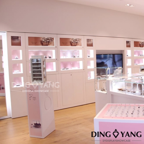 Modern Jewelry Shop Counter Design