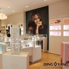 Jewellery Shop Showcase Design