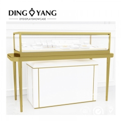 Hairline Golden Jewelry Display Countertop Showcase