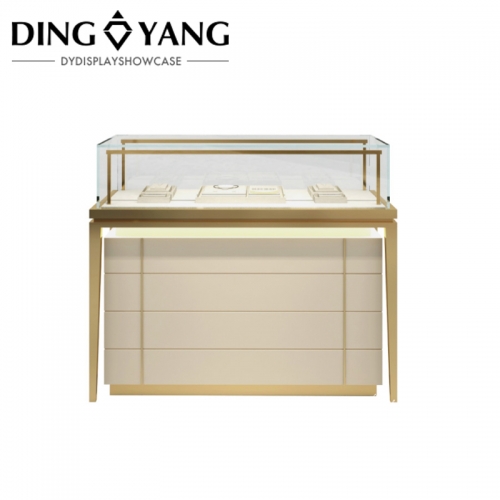 Modern Fashion Style Jewelry Counter