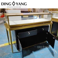 Popular Golden Black Jewellery Counter