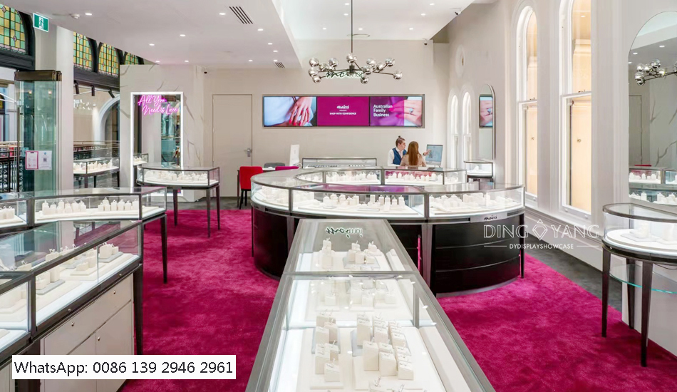 How To Design Jewelry Showcase To Attract Consumers