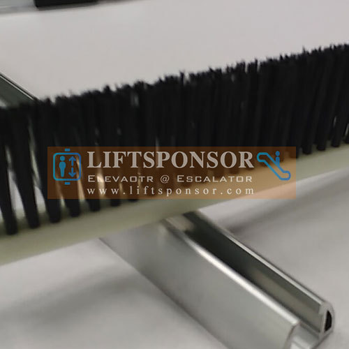 Escalator/Travelator Safety Step brush