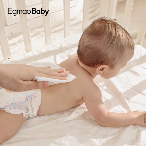 嬰兒柔軟棉質面巾，適合敏感肌膚