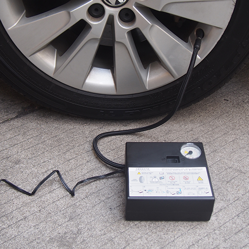 TIRE INFLATOR