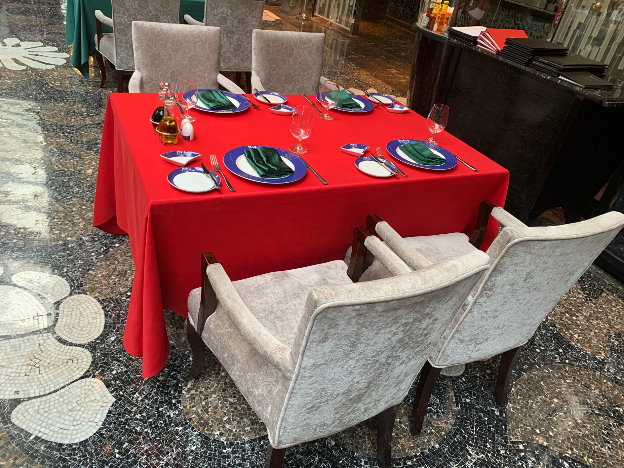 Spun polyester table cloth for Intercontinental in Feibixuan