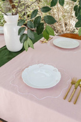 Factory Custom Style Wholesale Soild Simple Embroidery 100% Linen Table Runner