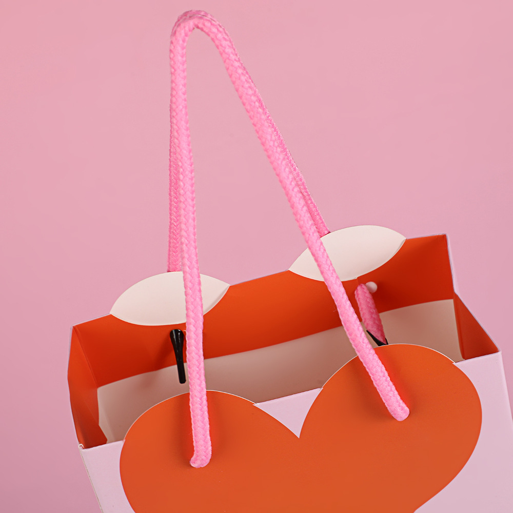 Stock Heart-Shaped 250gsm Present Bags for Gifts & Souvenirs