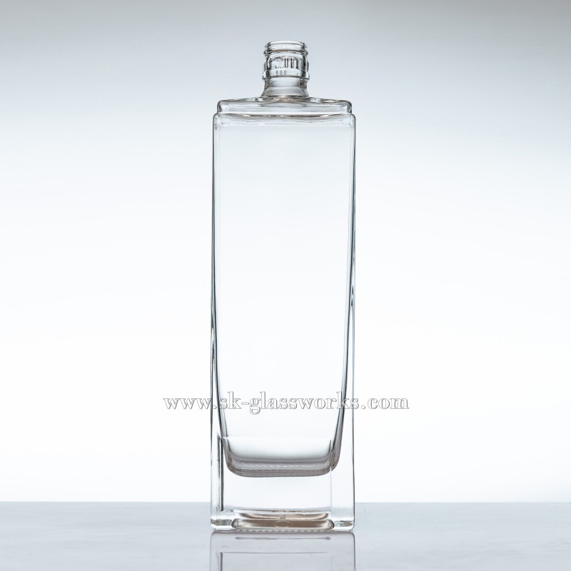 Botella de licor de vidrio cuadrada de 500 ml