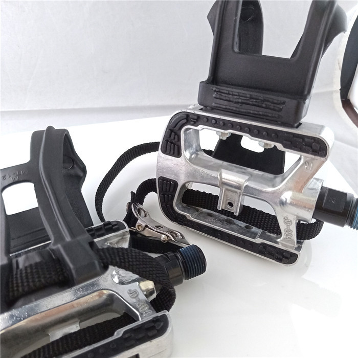 Aluminum Body Spin Bike Pedals With Toe Straps JD-304