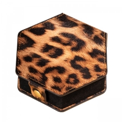 Leather&Flannel Box for DND Dice (Leopard Print)