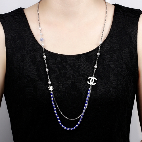 Cha nel v Necklace