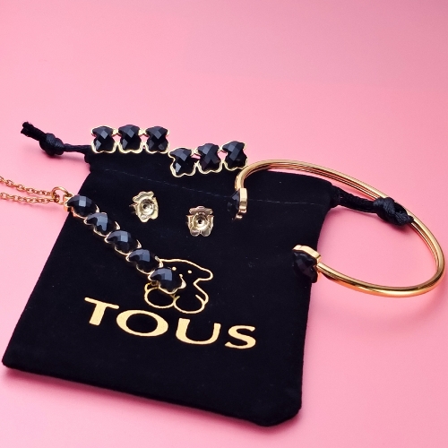 Tous 套装