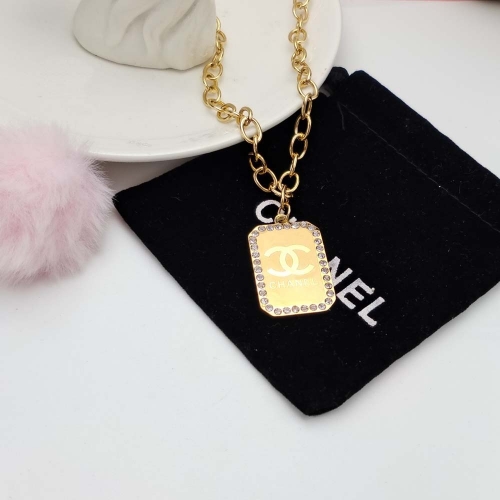 Cha nel  Collier DD-481G