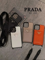 日本大人気ブランドプラダ iphone16/iphone16pro/ 16pro maxケース上質 Prada アイフォン16 plus15pro max/15プロ/14 pro/13pro max保護カバー 高品質 iphone15プロ 14/14pro max/13 proスマホケース カードポッケトつき ストラップ型 アイフォン15 16pro max携帯スマホケース Apple case カバー 芸能人