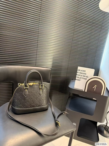 大人気ルイヴィトン バッグ  ハイブランドルイビトン 肩掛け鞄  定番モノグラム チエック柄ダミエファッション