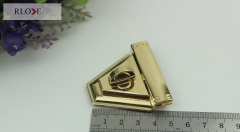 Bag hardware accessories gold triangle shape metal twist lock RL-BLK118